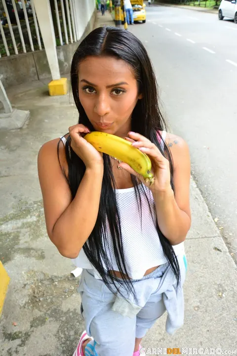 Logan Salamanca: Latina Amateur Undresses and Shows Her Body – photo 2 of 16