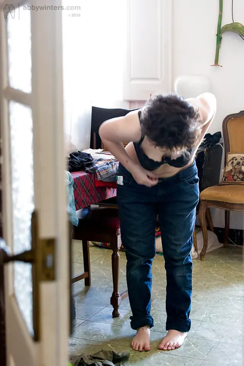 BBW in Jeans Pulls Panties Aside to Show Her Hairy Pussy – photo 12 of 16
