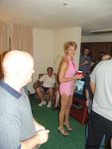 Tracy Lick – Tall Busty MILFs Suck and Fuck in a Swingers Threesome