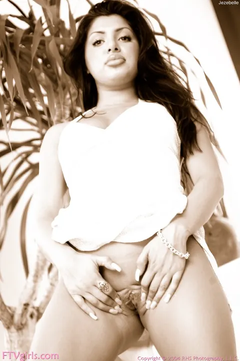 Thick MILF in a Dress Toys Her Shaved Pussy – photo 8 of 20
