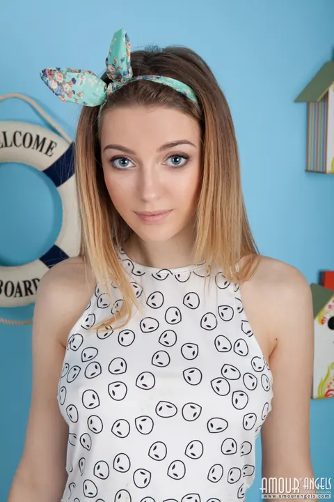 Skinny European Uncovers Natural Tits with Balloons – photo 4 of 20