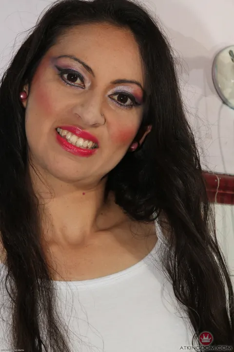 Mature Latina Spreads Her Pussy in the Bathroom – photo 1 of 20
