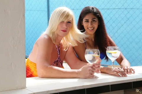 Sahara Knite: Indian Woman Licks British Blonde Outdoors – photo 3 of 21