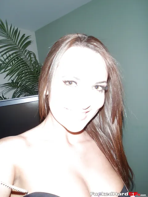 Busty Amateur in Lingerie Spreads Her Tight Ass Cheeks – photo 13 of 16