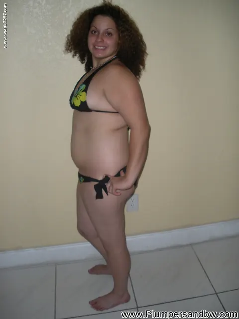 BBW in a Bikini Toys Her Pussy and Spreads Wide – photo 10 of 21