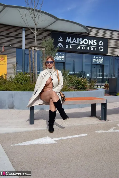 Nudechrissy: Blonde MILF with Big Tits Opens Coat and Spreads Her Legs Outdoors – photo 4 of 20
