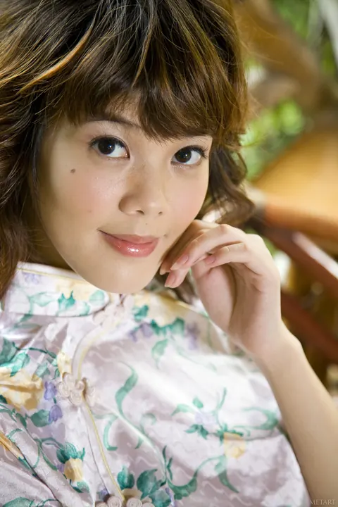 Asian Beauty with Short Hair Strips Nude in the Garden – photo 2 of 21