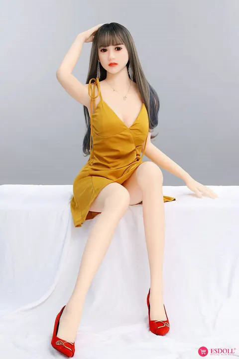Asian Woman Poses Nude Showing Her Big Tits – photo 3 of 21