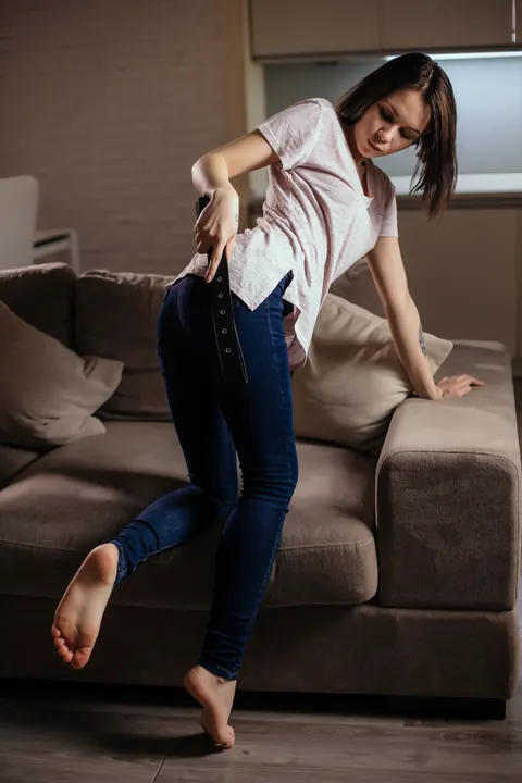 Alla B: PAWG Redhead in Jeans Strips and Spreads Her Legs – photo 4 of 21