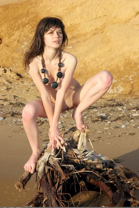 Lusi A: Petite Brunette Strips Out of Her Jeans on the Beach – photo 17 of 21