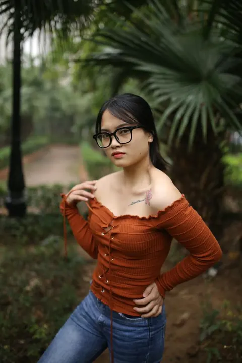 Asian Brunette with Big Tits Reveals Her Chest Outdoors in Jeans – photo 19 of 20