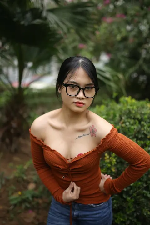 Asian Brunette with Big Tits Reveals Her Chest Outdoors in Jeans – photo 8 of 20