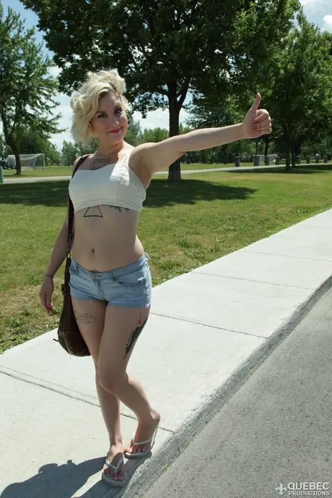 Violet Revolver: Tattooed Short-Haired Blonde Rides Her Partner Outdoors and Takes a Facial – photo 2 of 21