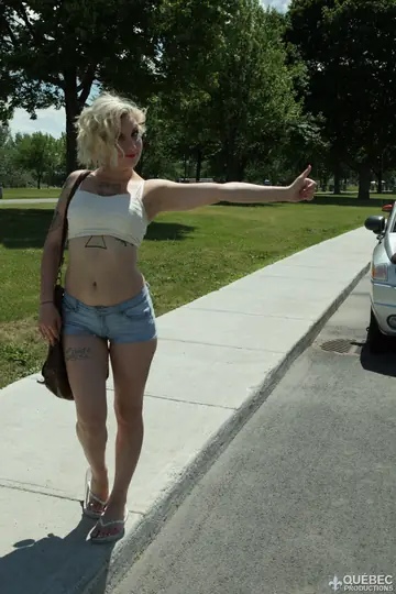 Violet Revolver – Tattooed Short-Haired Blonde Rides Her Partner Outdoors and Takes a Facial