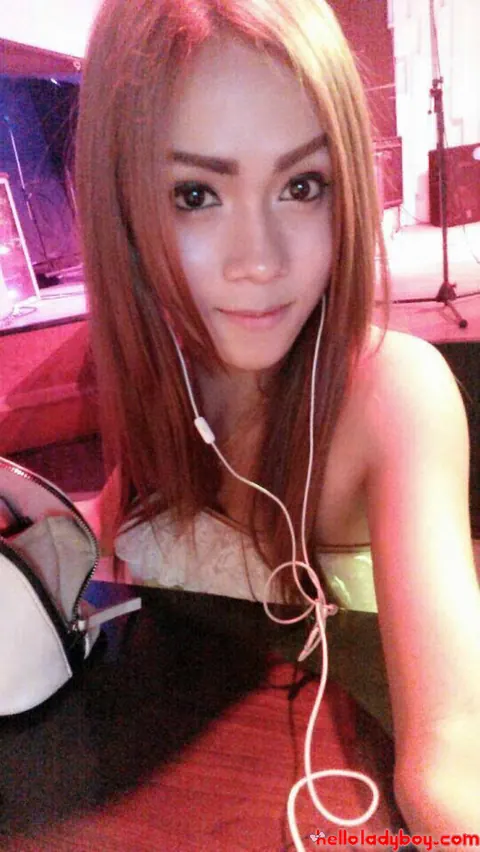 Petite Asian Trans Woman Poses Nude Through Outfit Changes – photo 9 of 14