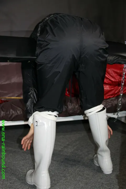 PAWG in Latex and Boots Spreads While Bound – photo 14 of 16