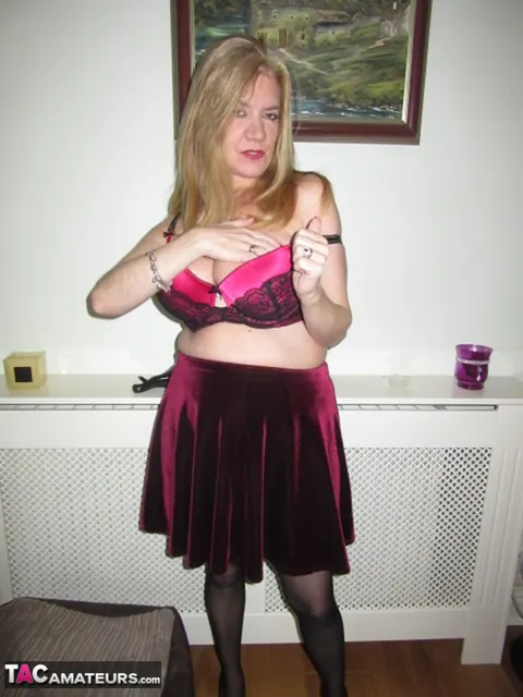 British BBW Strips Out of Her Skirt and Stockings – photo 5 of 20
