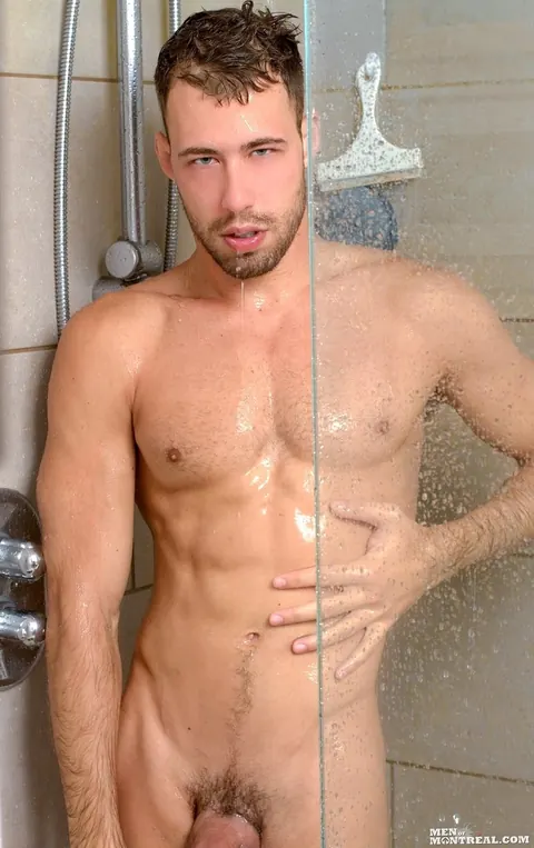 Canadian Guy Masturbates with a Dildo in the Bathroom – photo 5 of 15
