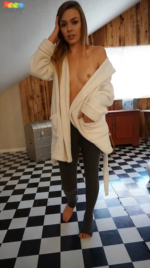 Alex Blake: Slim Brunette Sheds Her Jeans and Bares Her Pussy – photo 17 of 17