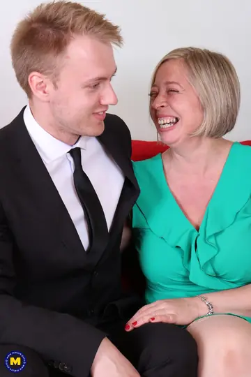 Shooting Star – Busty Blonde MILF Pulls Her Panties Aside and Gets Fucked