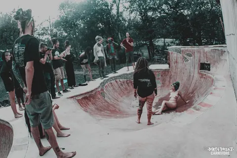 Anuskatzz: Tattooed Brunette Fucks in a Public Skate Park Bathroom – photo 13 of 16