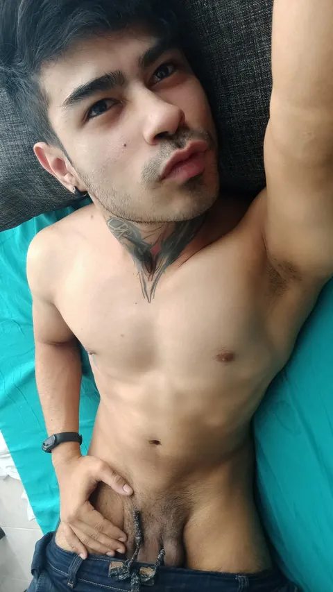 Brunette Guy Poses Topless in Fitted Denim – photo 11 of 15