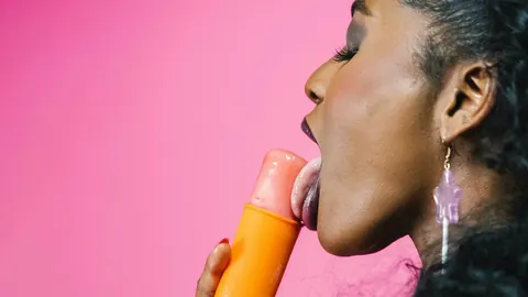 Nicole Kitt: Petite Ebony Babe Gives a Deep Blowjob – photo 1 of 19