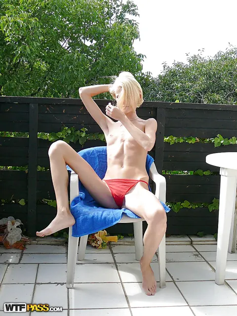 Katerina Szitkova: Tall Blonde Amateur Strips Off Her Lingerie Outdoors and Spreads – photo 5 of 16