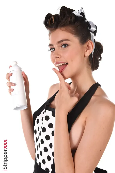 Foxy Alissa: Thick Brunette Bound in an Apron and Heels with Whipped Cream – photo 8 of 15
