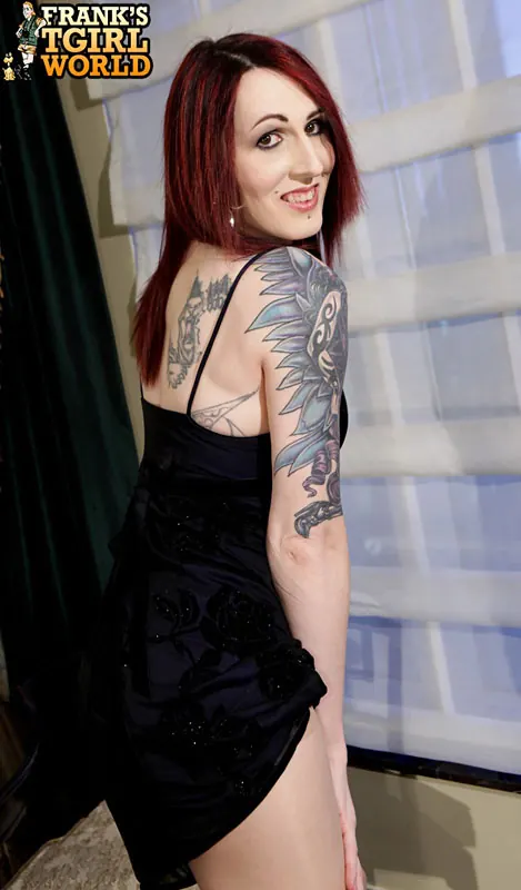 Trans Woman Strips Off Her Top and Spreads Her Ass Wide – photo 4 of 15
