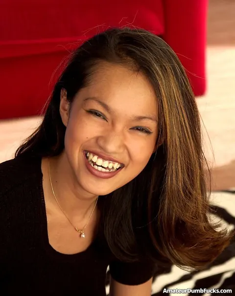 Iris Estrada: Asian Brunette in Glasses Takes a Facial – photo 1 of 21
