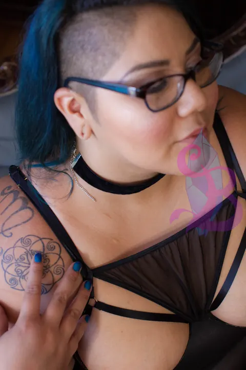 Crystal Blue: Tattooed Ebony MILF in Lingerie and Glasses Shows Her Natural Tits – photo 14 of 18
