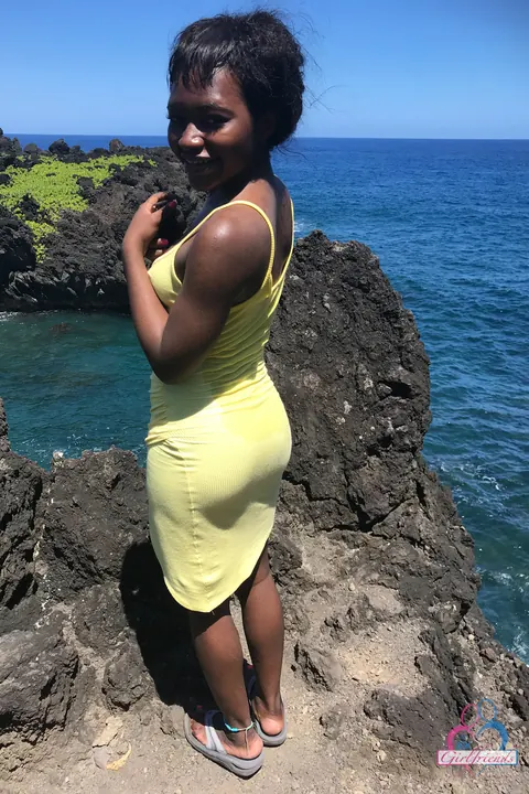 Noemie Bilas: Petite Ebony Babe Strips and Spreads Outdoors – photo 17 of 21