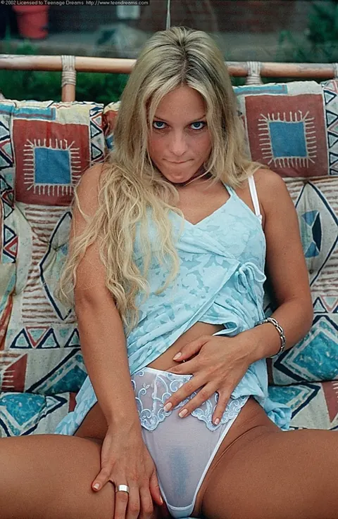 Thick Blonde Toys Her Trimmed Pussy Outdoors in Panties – photo 7 of 20