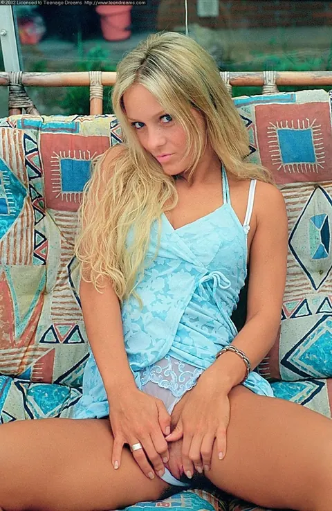 Thick Blonde Toys Her Trimmed Pussy Outdoors in Panties – photo 6 of 20