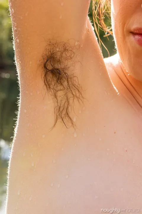 Hairy Babe Reveals Her Pussy and Armpits in a Bikini Outdoors – photo 9 of 21