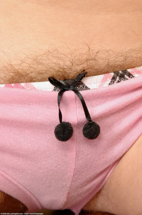 Heidi Hanson: Slim Blonde Pulls Panties Aside to Show Her Hairy Pussy – photo 10 of 20