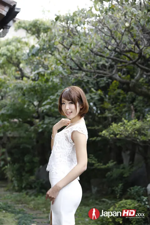 Seira Matsuoka: Japanese Maid Brunette Spreads Her Pussy Outdoors – photo 17 of 21