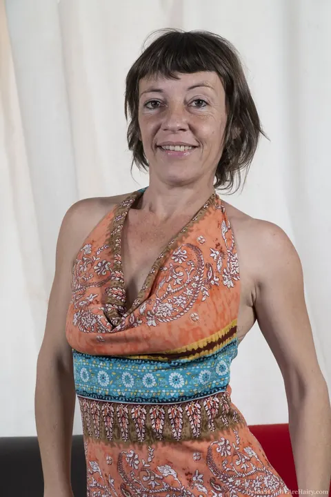 Helen H: Mature Ukrainian Brunette Strips and Spreads Her Hairy Pussy – photo 1 of 19