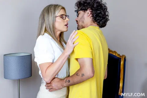 Cory Chase: Blonde MILF in Glasses Takes Anal in a Threesome – photo 3 of 21