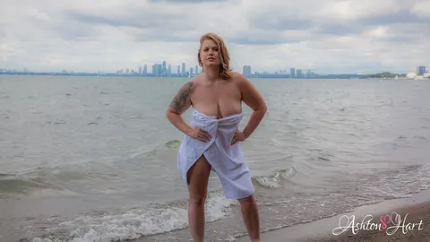 Chubby Blonde MILF Spreads Her Pussy on the Beach – photo 2 of 20
