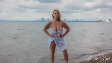 Chubby Blonde MILF Spreads Her Pussy on the Beach