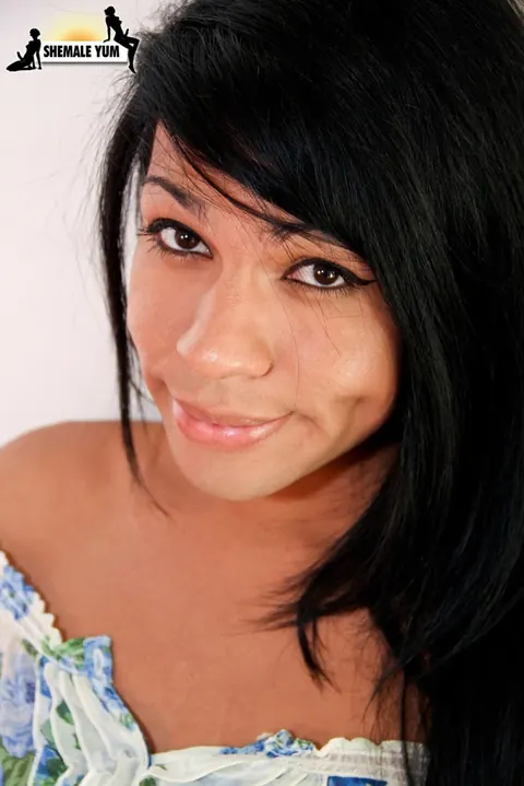 Ebony Trans Woman Undresses and Shows Cock Nude – photo 6 of 16