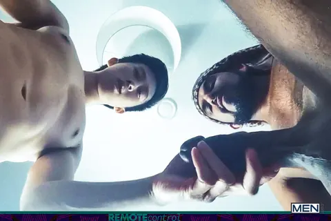 Two Men Kiss and Fuck in Interracial Encounter – photo 10 of 21