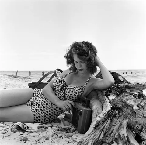Myrna Weber: Busty Brunette with Short Hair Poses Nude Outdoors – photo 10 of 14