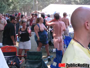 BBWs Pose Nude at Outdoor Club