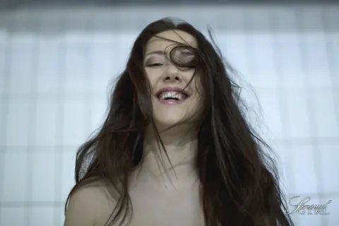 Patricia Sun: European Brunette in Lingerie Pulls Her Panties Aside – photo 10 of 10