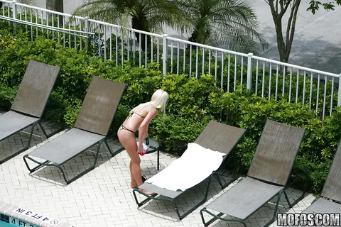 Shay Golden: Blonde PAWG Strips Out of Her Skirt and Bikini Outdoors – photo 3 of 16