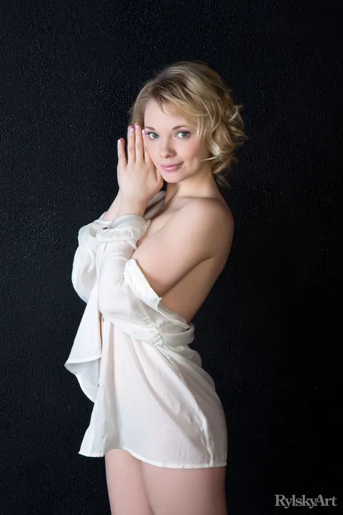 Feeona A: European Blonde Strips Off Her Top and Spreads Her Hairy Pussy – photo 1 of 16