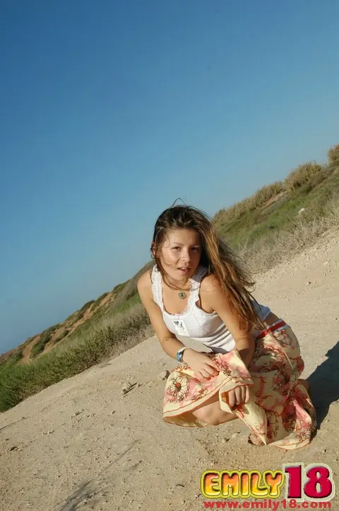 PAWG Spreads Her Pussy in a Skirt on the Beach – photo 1 of 15